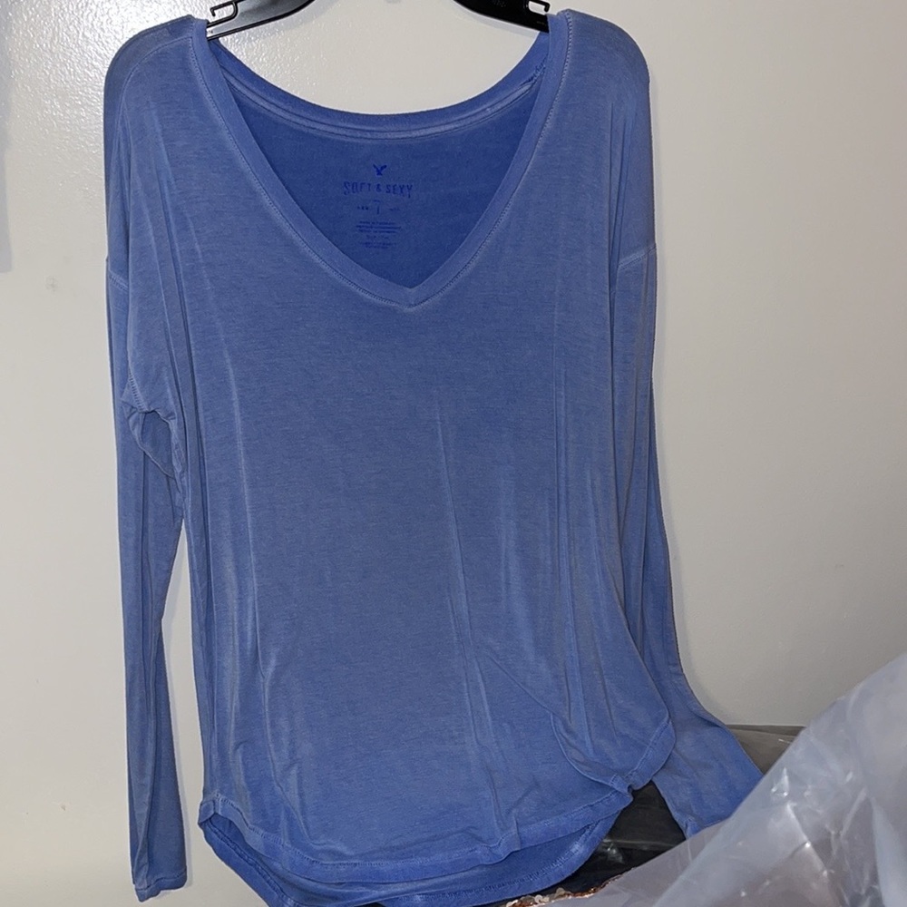 Blue long sleeve American Eagle shirt